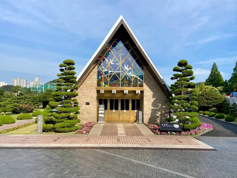 Jung_(Busan)_UN_Memorial_Cemetery_6
