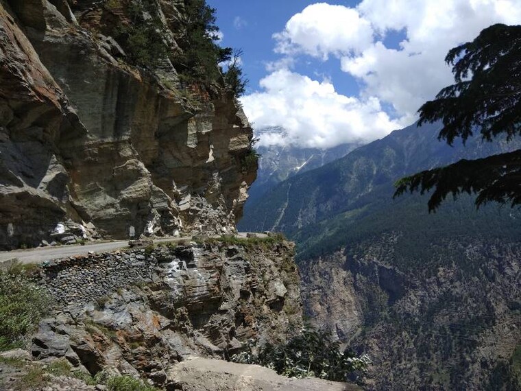 Kalpa_Roghi_Village_1