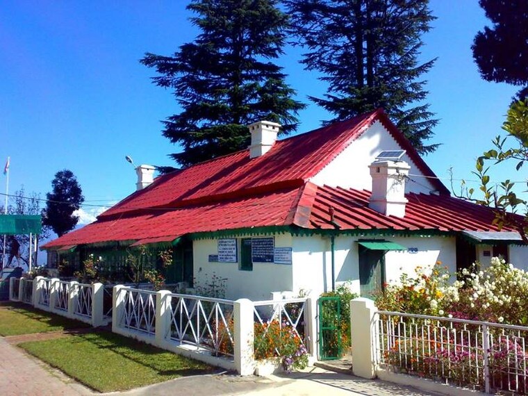 Kausani_Anashakti_Ashram_1
