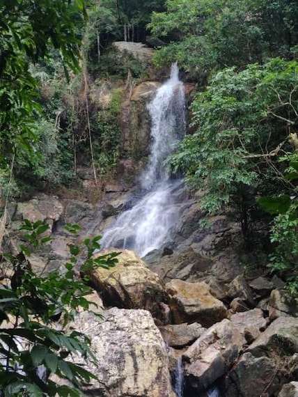 Koh_Samui_Tan_Rua_Waterfall_1