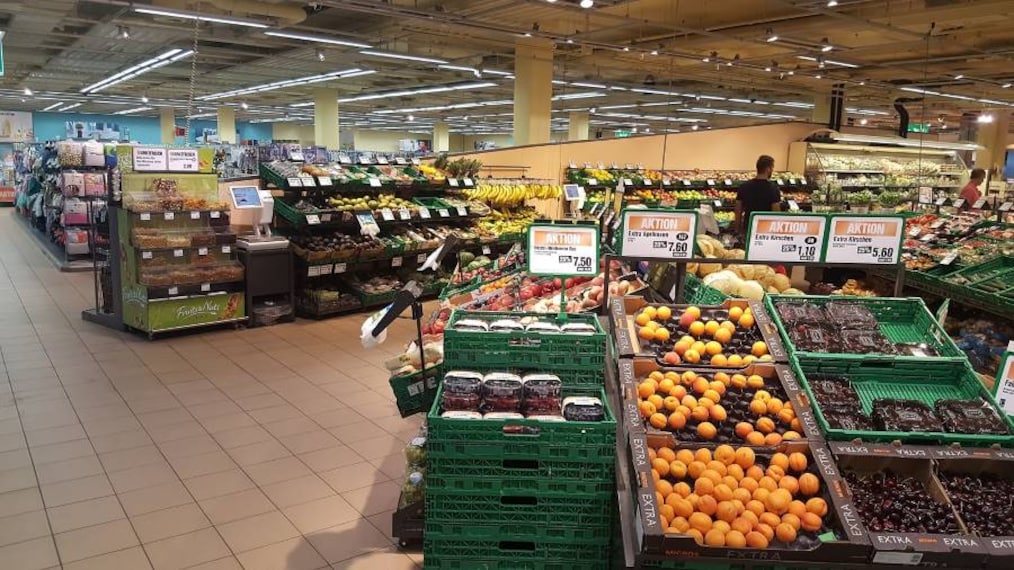 Lachen_Shopping_in_Lachen_4