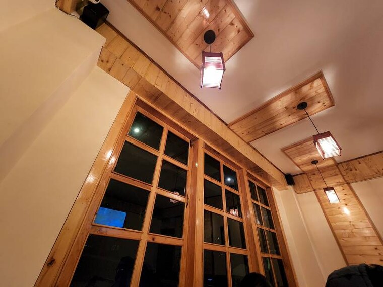 Lachen_Tso_Lhamo_Restaurant_&_Bar_1