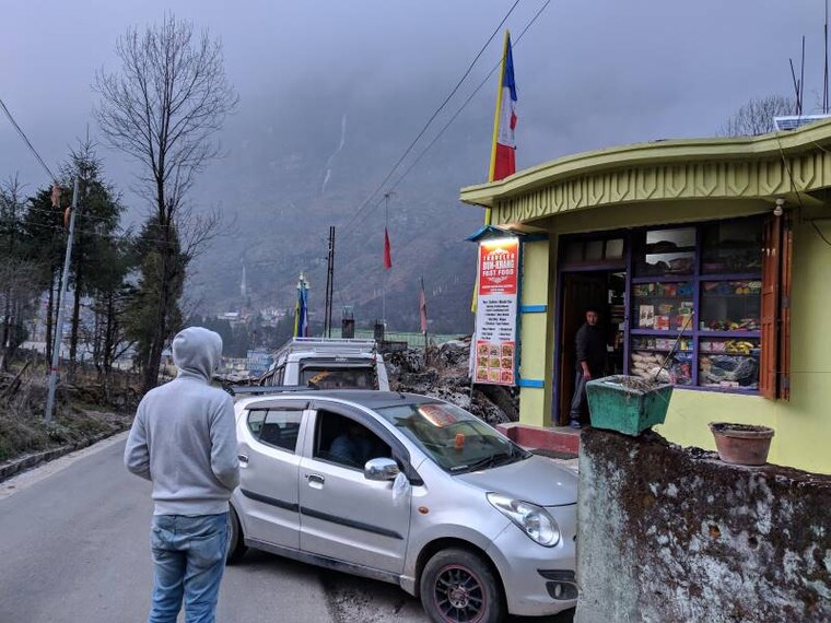 Lachung_Dun_Khang_Fast_Food_1