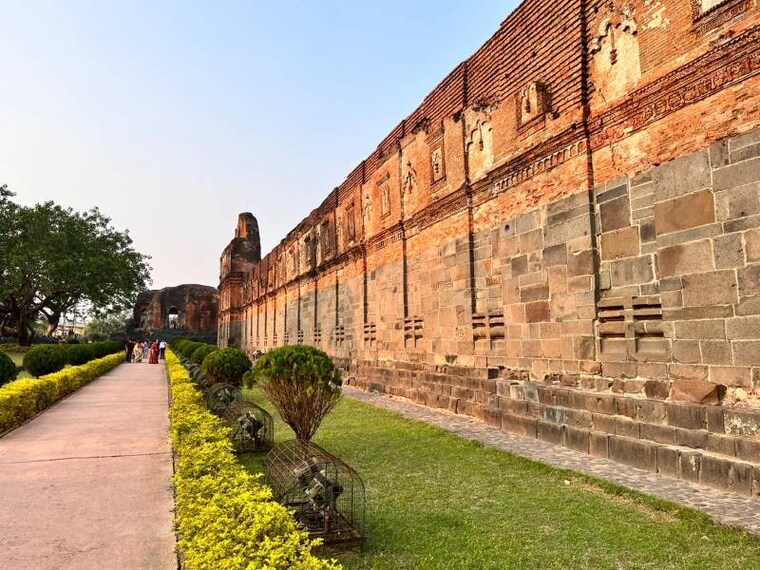 Malda_Adina_Mosque_1