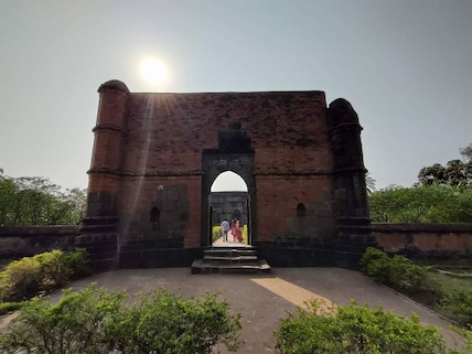Eklakhi Mausoleum