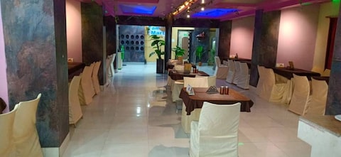 Food Court