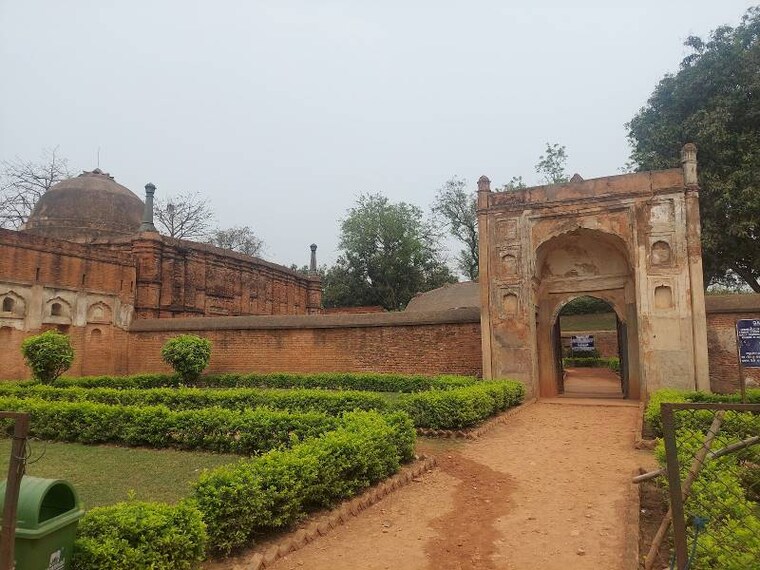 Malda_Kadam_Rasul_Mosque_1