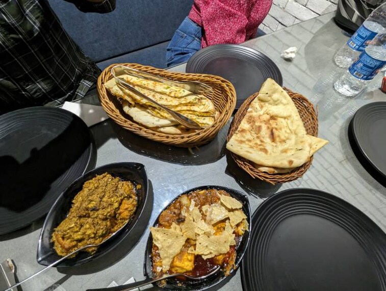 Malda_Mahal_Restaurant_&_Hotel_3