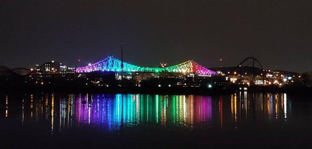Montreal_Jacques-Cartier_Bridge_3