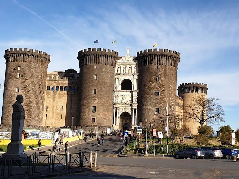 Naples_Castel_Nuovo_1