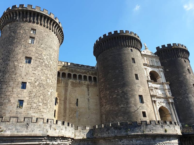 Naples_Castel_Nuovo_9