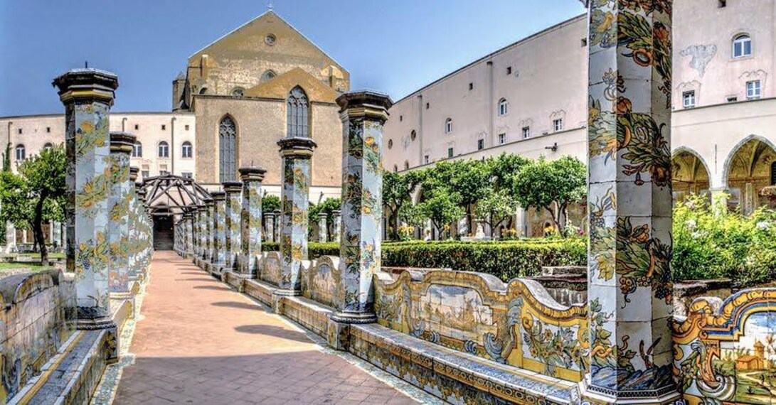 Naples_Complesso_Monumentale_di_Santa_Chiara_1