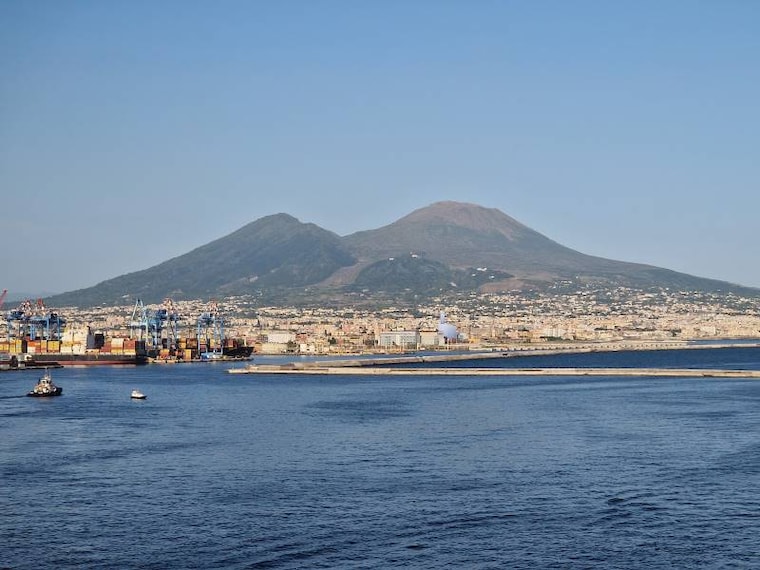 Naples_Mount_Vesuvius_2