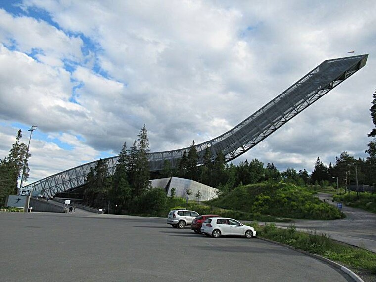 Oslo_Holmenkollen_Ski_Jump_2