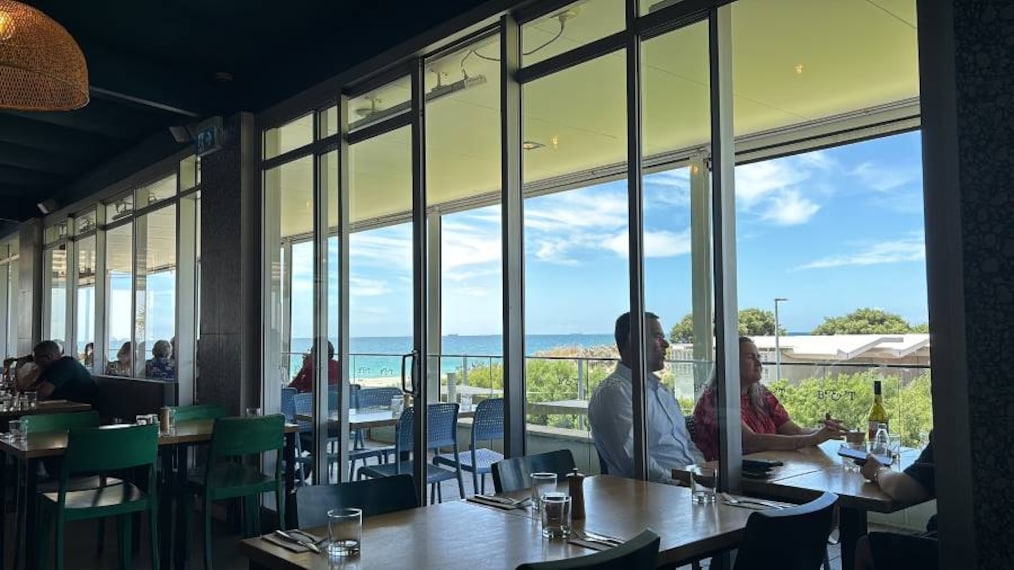 Perth_Bib_and_Tucker_6