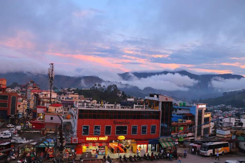 Pithoragarh_Saraswati_Sweet_&_Restaurant_3