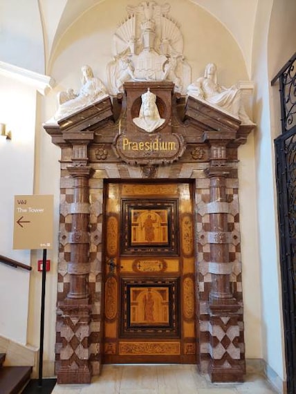 Prague_Old_Town_Hall_10