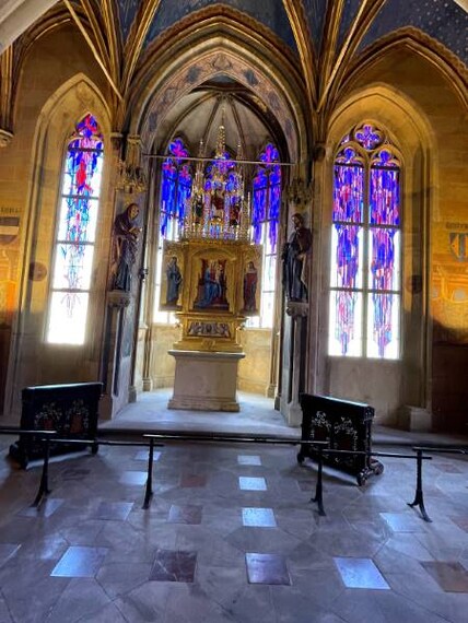 Prague_Old_Town_Square_and_Astronomical_Clock_4