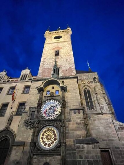 Prague_Old_Town_Square_and_Astronomical_Clock_6