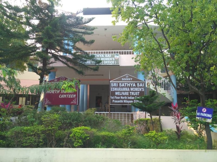 Puttaparthi_North_Indian_Canteen_8