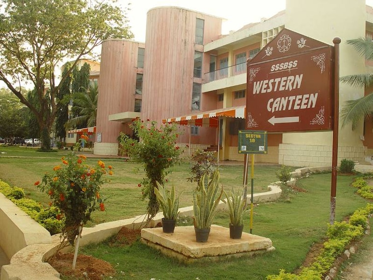 Puttaparthi_Western_Canteen_3