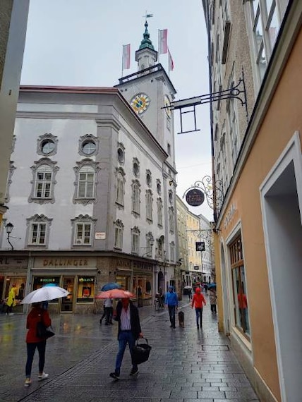 Salzburg_Mozartplatz_5
