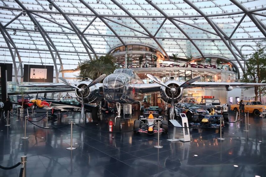 Salzburg_Red_Bull_Hangar_7_2
