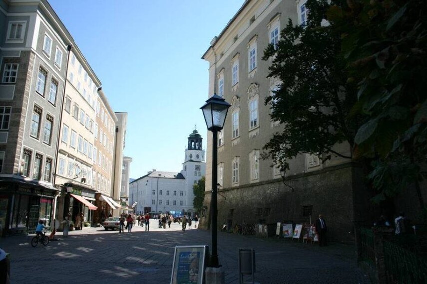 Salzburg_Residenzplatz_10