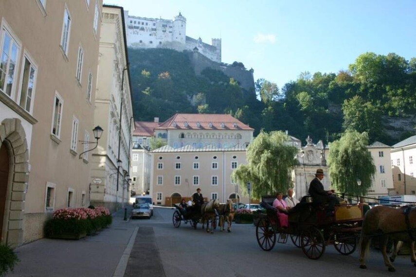 Salzburg_Residenzplatz_5