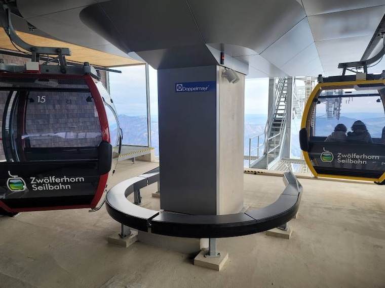Salzburg_Zwolferhorn_Cable_Car_10