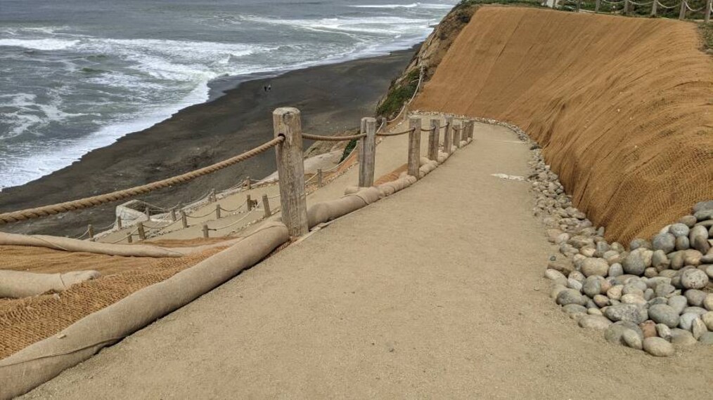 San_Francisco_Esplanade_Beach_3