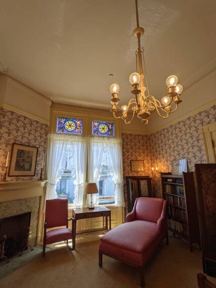 San_Francisco_Haas-Lilienthal_House_10