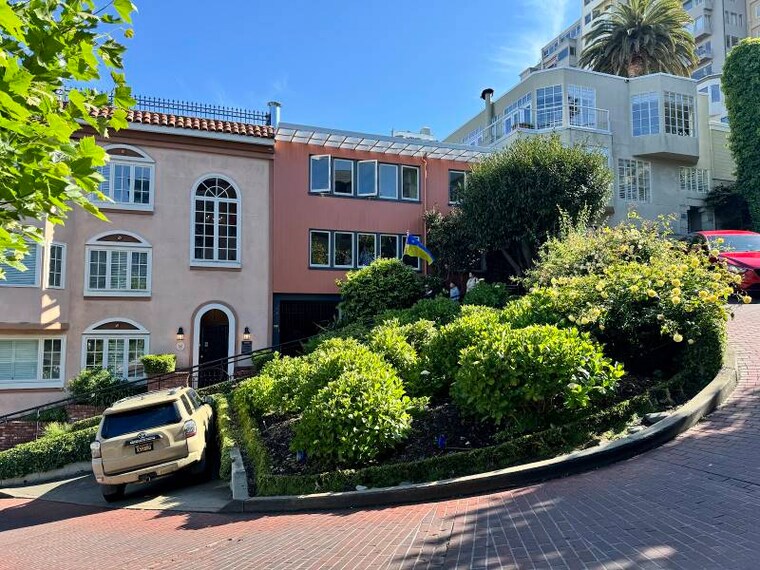 San_Francisco_Lombard_Street_10