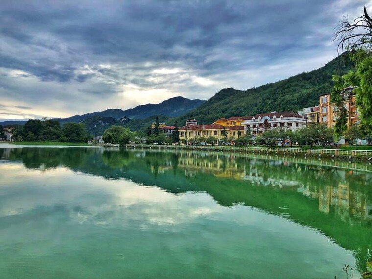 Sapa_Boating_in_Sapa_Lake_3