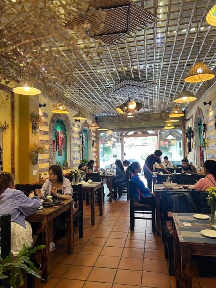 Sapa_Chapa_Hills_Restaurant_2