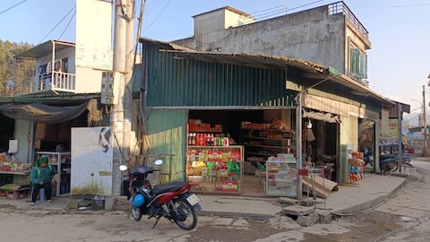 Day Excursion to Ta Phin Village