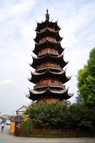 Shanghai_Longhua_Temple_1