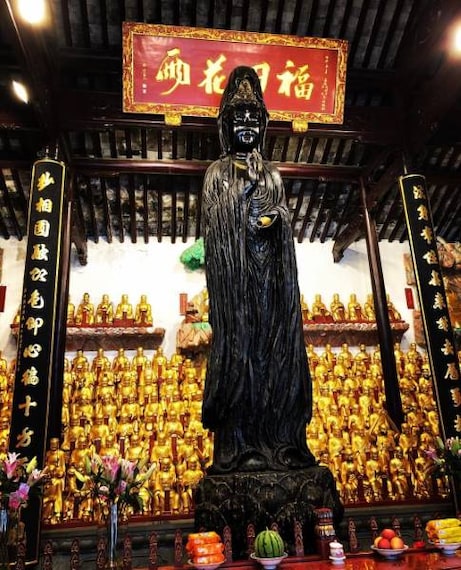 Shanghai_Longhua_Temple_7