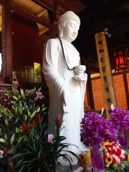 Shanghai_Longhua_Temple_9