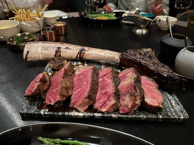 Shanghai_Mr_and_Mrs_Bund_9