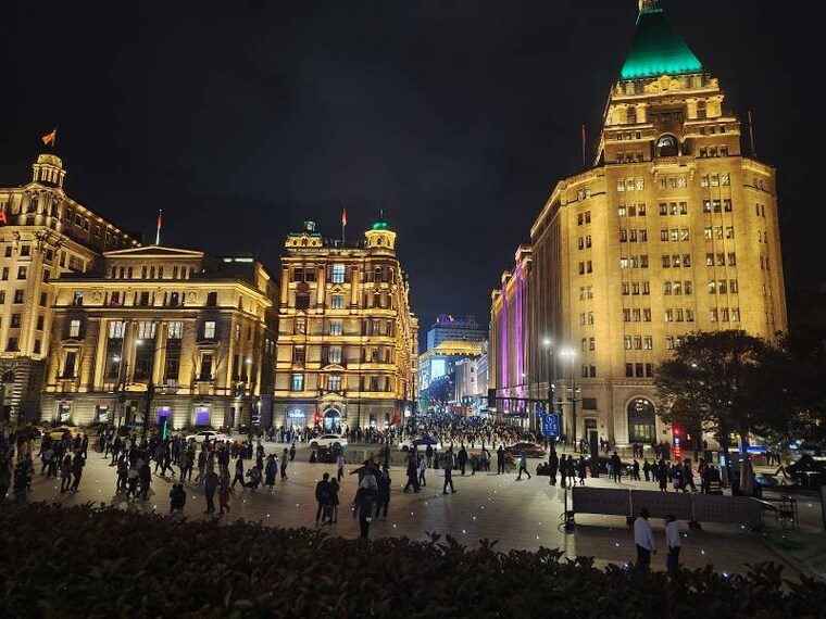 Shanghai_Nanjinglu_Street_5