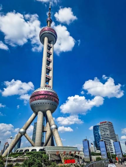Shanghai_Oriental_Pearl_Tower_1