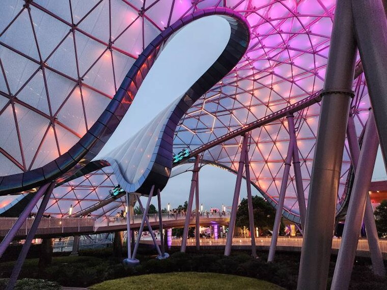 Shanghai_Shanghai_Disneyland_Park_8