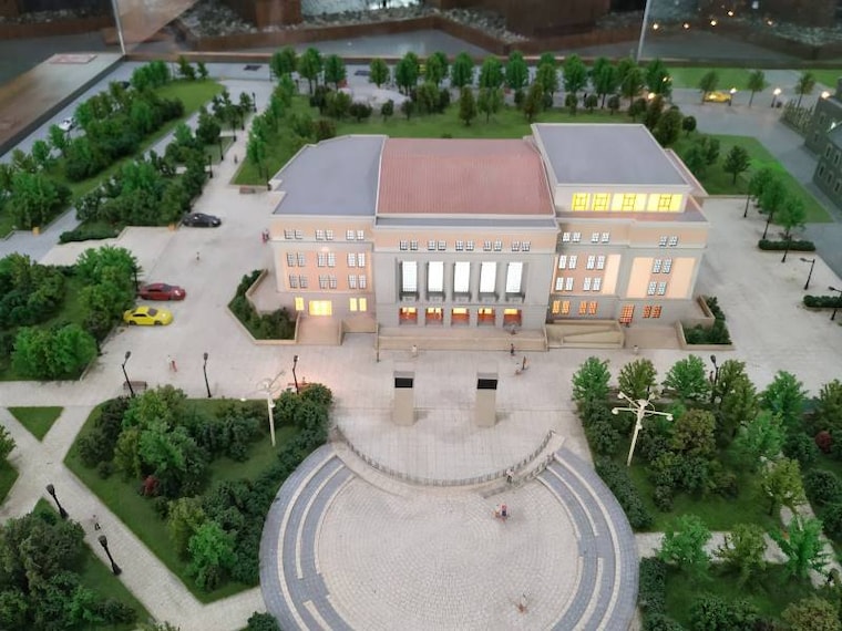 Shanghai_Urban_Planning_Exhibition_Centre_7