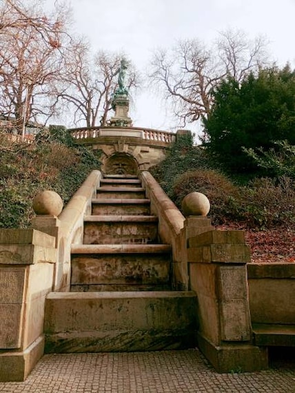Stuttgart_Climb_to_Eugensplatz_1