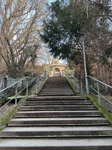 Stuttgart_Climb_to_Eugensplatz_9