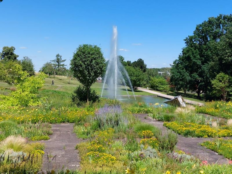 Stuttgart_Killesberg_Park_and_Tower_8