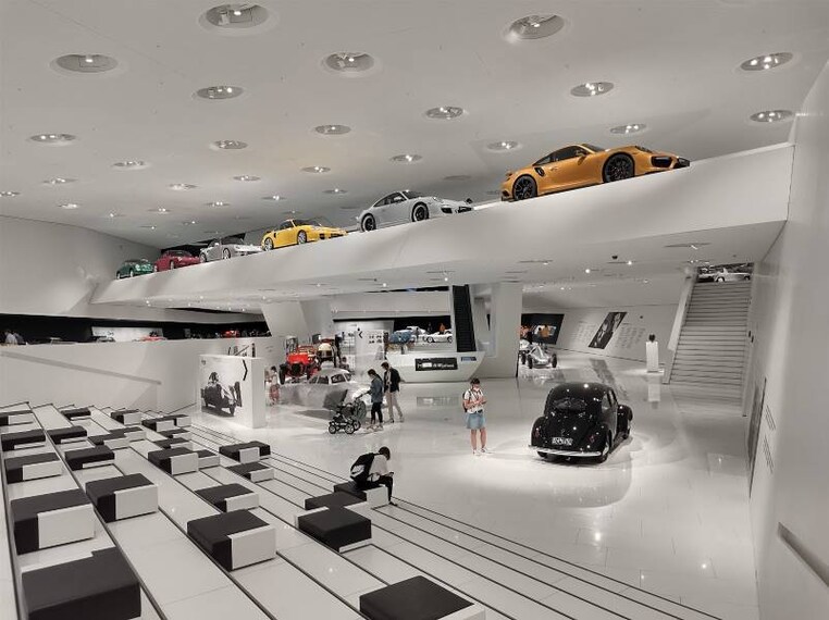 Stuttgart_Porsche_Museum_2