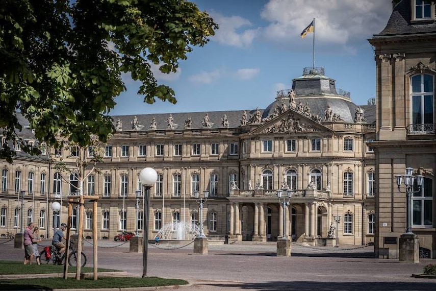 Stuttgart_Schlossplatz_3