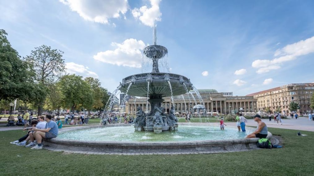 Stuttgart_Schlossplatz_4